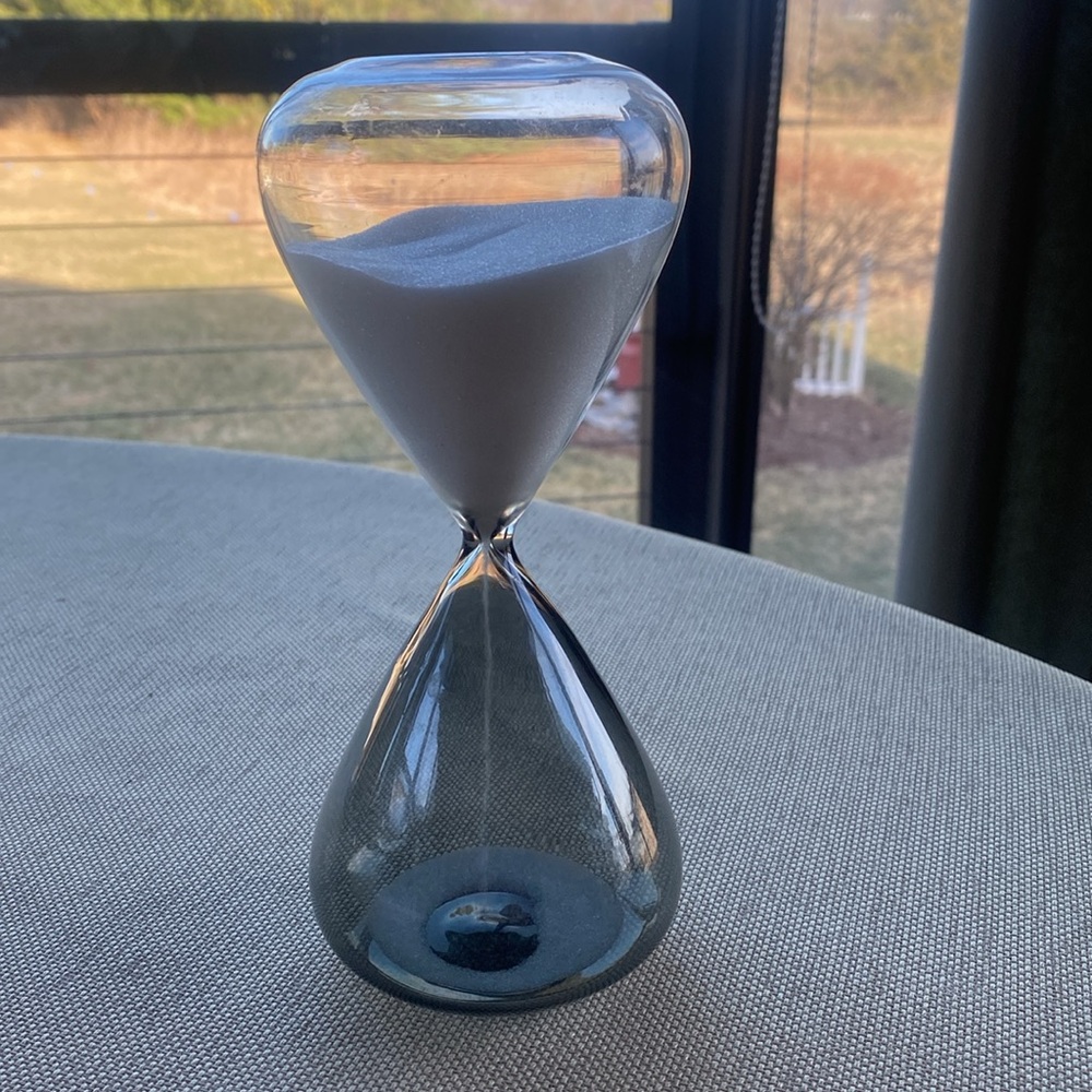 Elegant Day & Nighy Hourglass